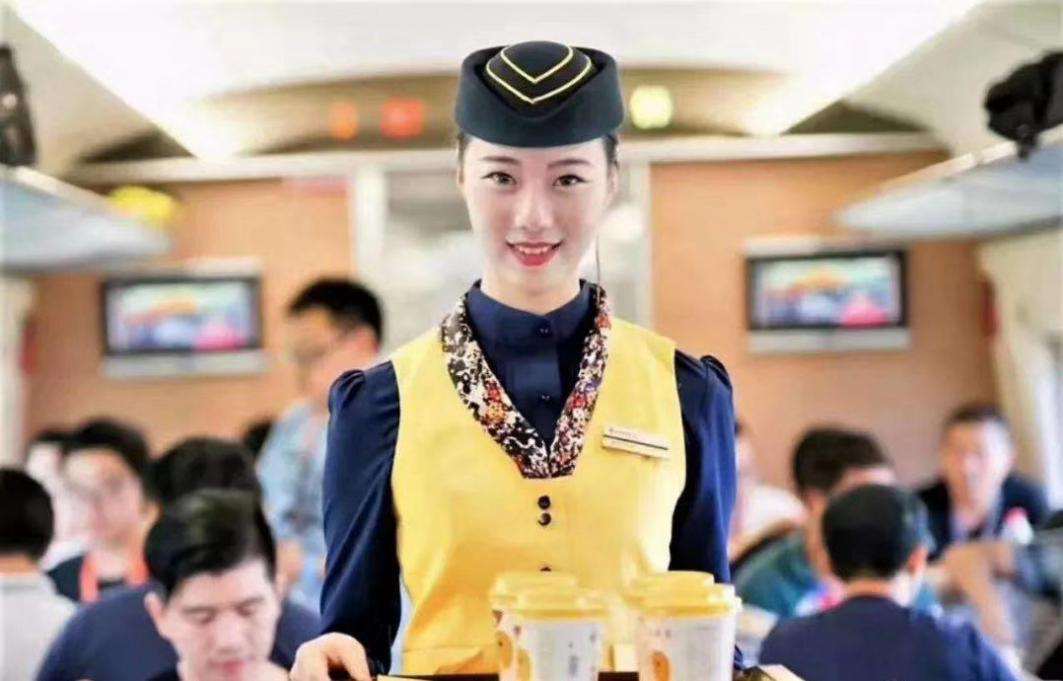 2019年廈門高鐵動車組餐吧乘務(wù)員招聘